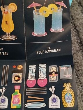Miniverse Blue Hawaiian Set